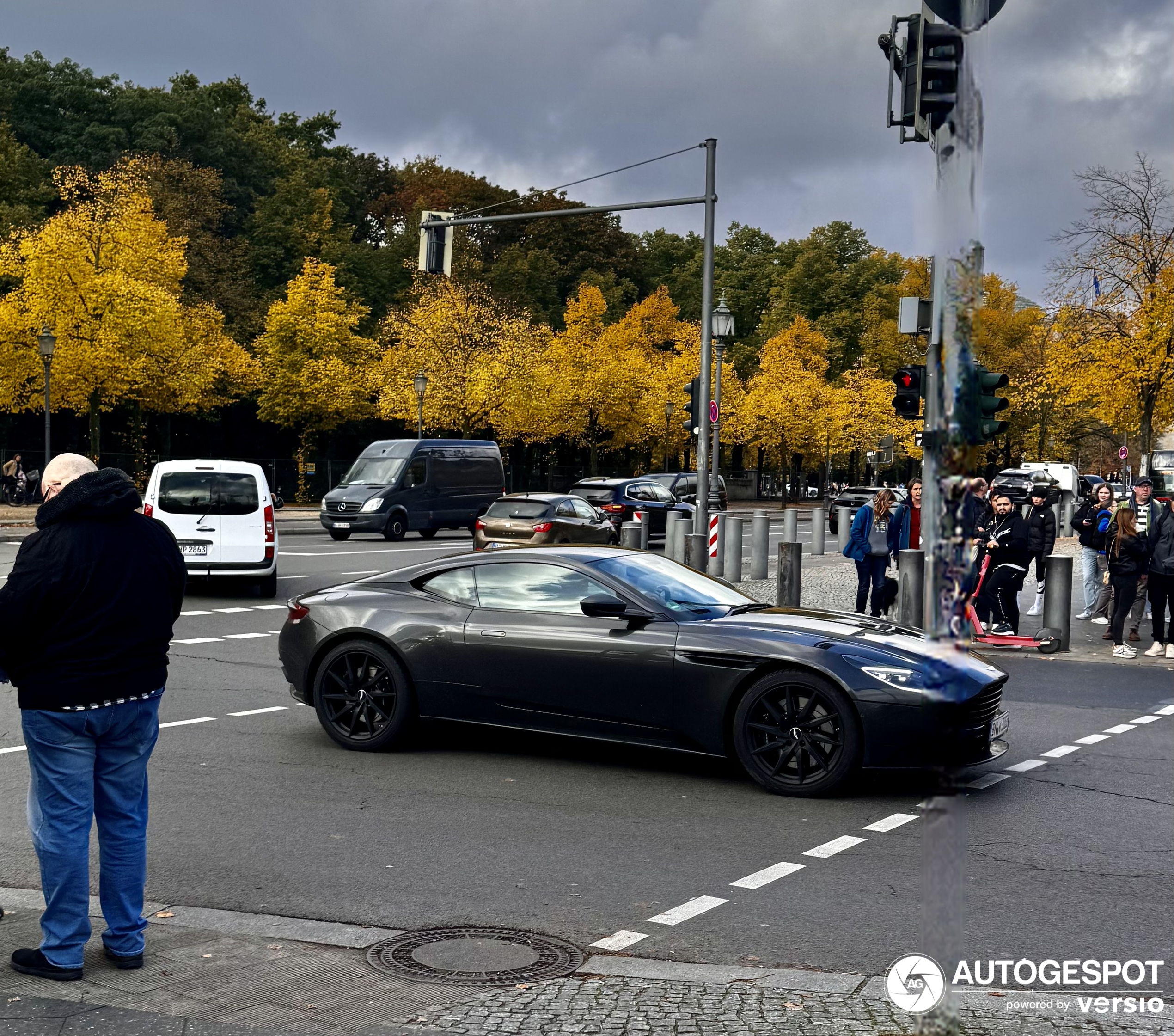 Aston Martin DB11 AMR