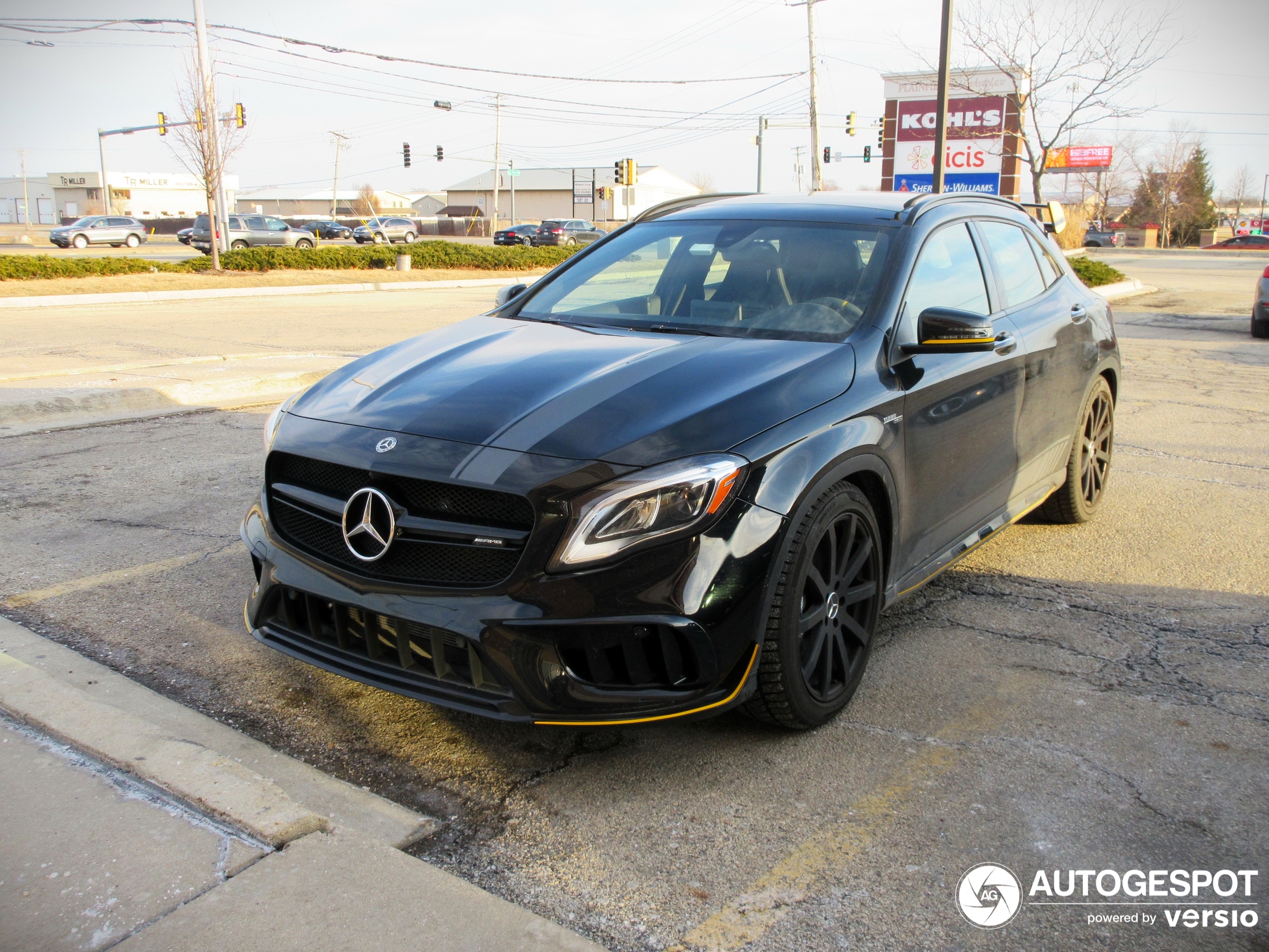 Mercedes-AMG GLA 45 X156 Yellow Night Edition