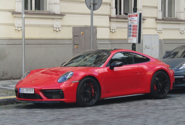 Porsche 992 Carrera 4 GTS