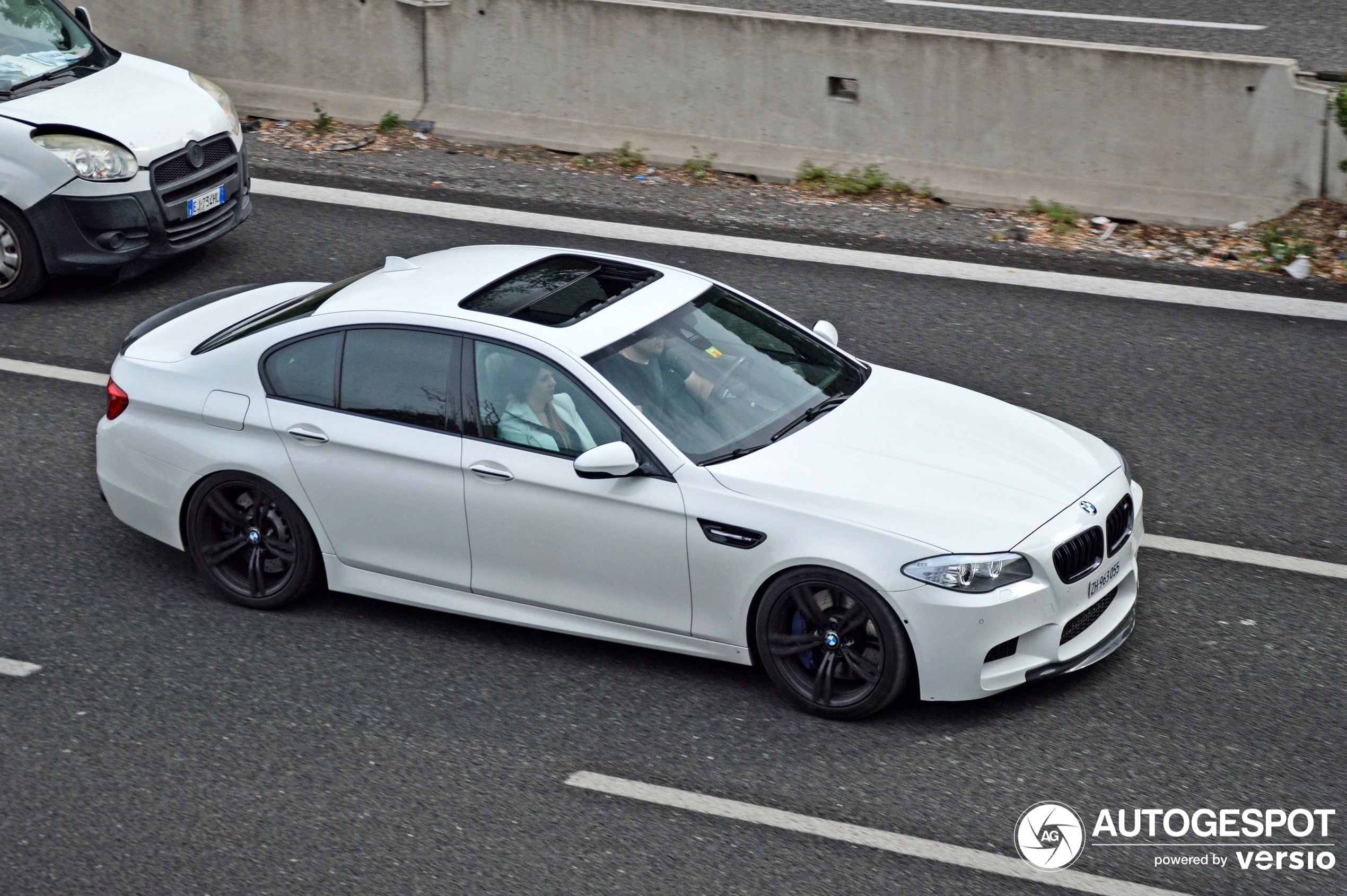 BMW M5 F10 2011