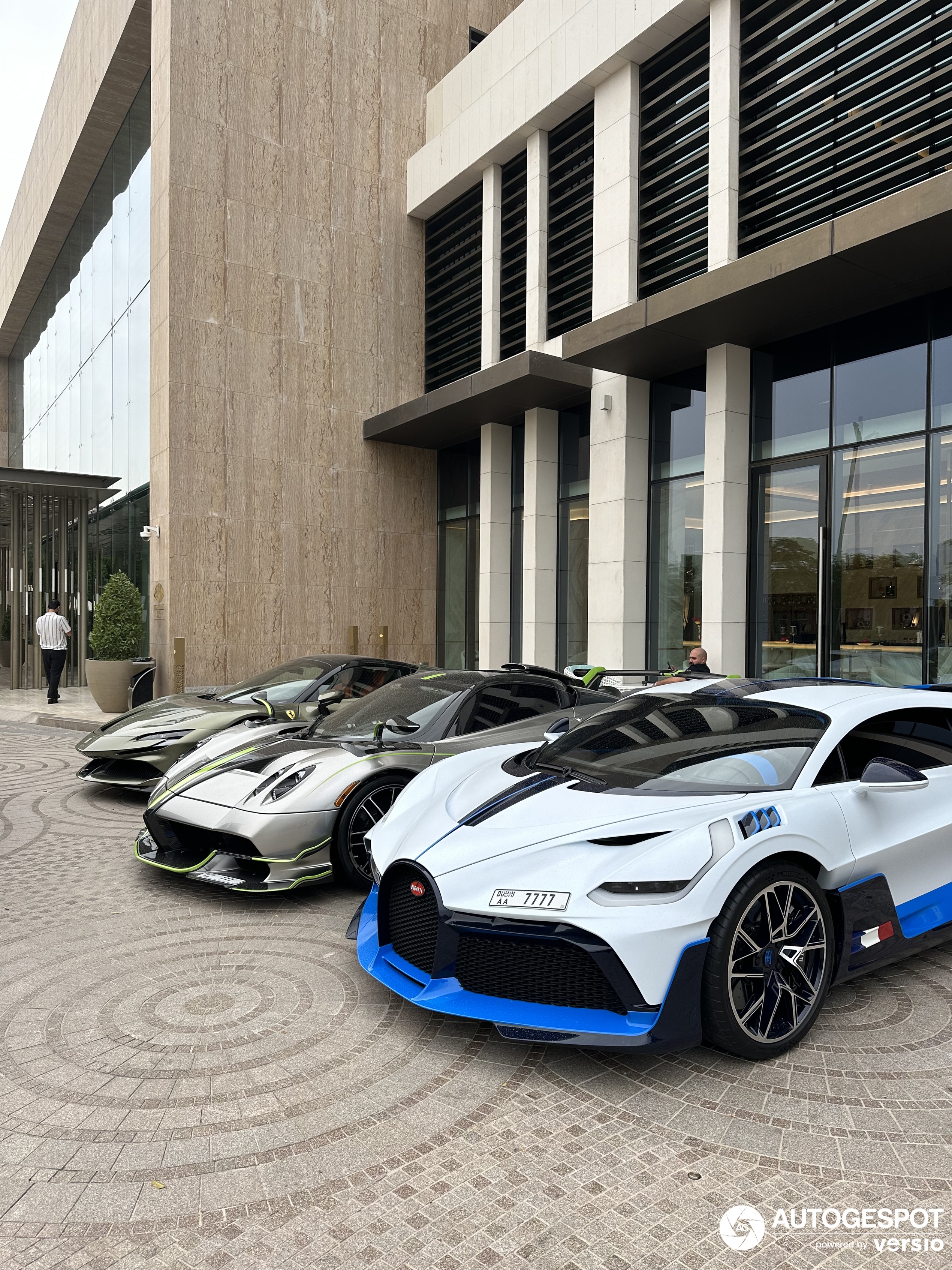 Another Combination of Hypercars shows up in Dubai