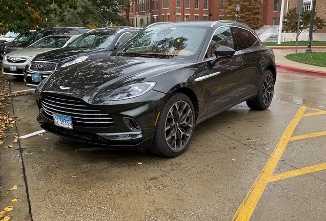 Aston Martin DBX