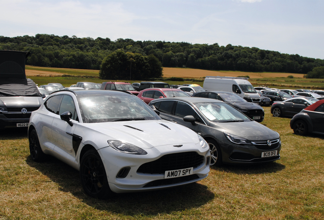 Aston Martin DBX