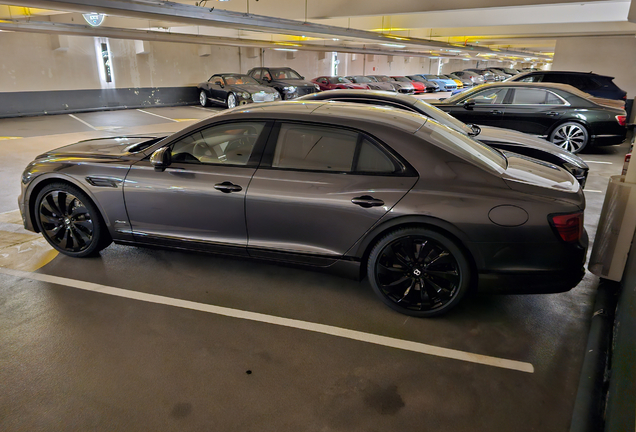 Bentley Flying Spur Hybrid Azure