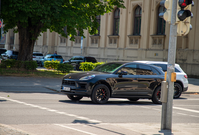 Porsche 95B Macan GTS MkIII