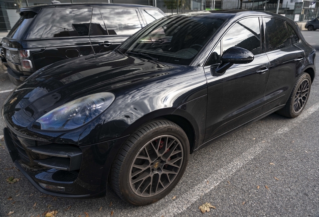 Porsche 95B Macan Turbo