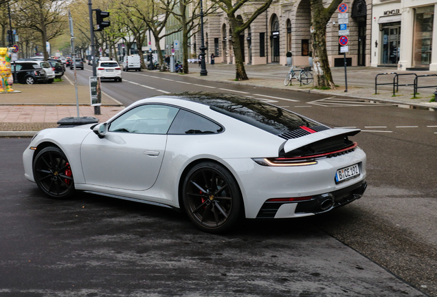 Porsche 992 Carrera 4S