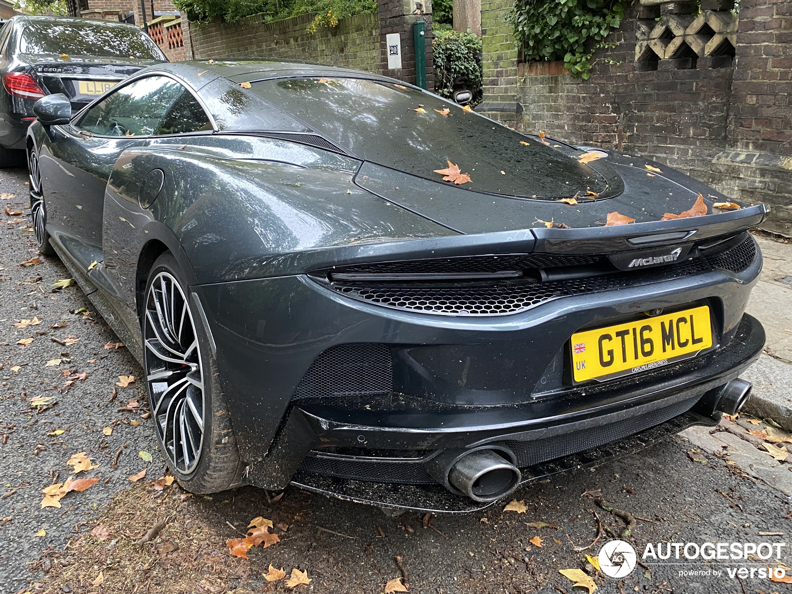 McLaren GT