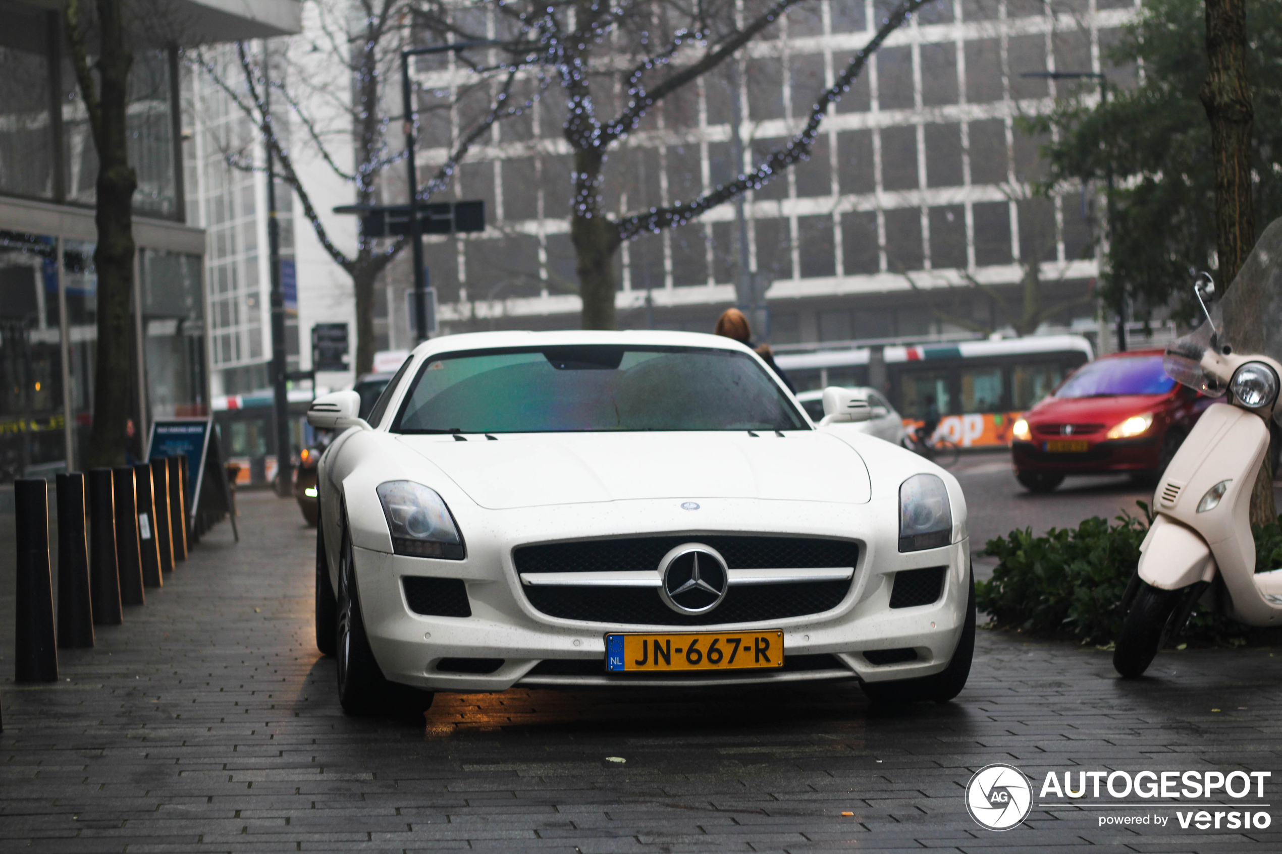 Mercedes-Benz SLS AMG