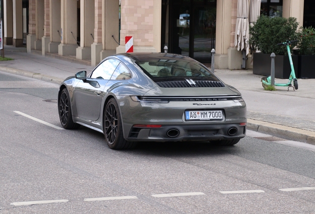 Porsche 992 Carrera 4S