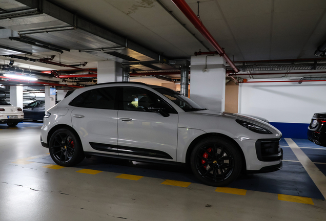 Porsche 95B Macan GTS MkIII