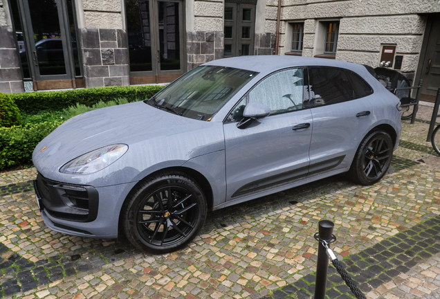 Porsche 95B Macan GTS MkIII