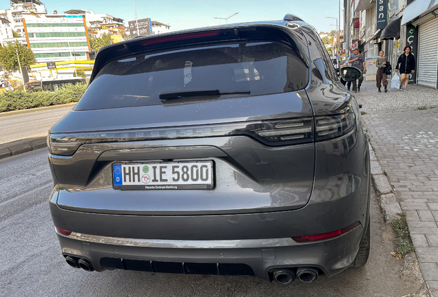 Porsche 9YA Cayenne GTS