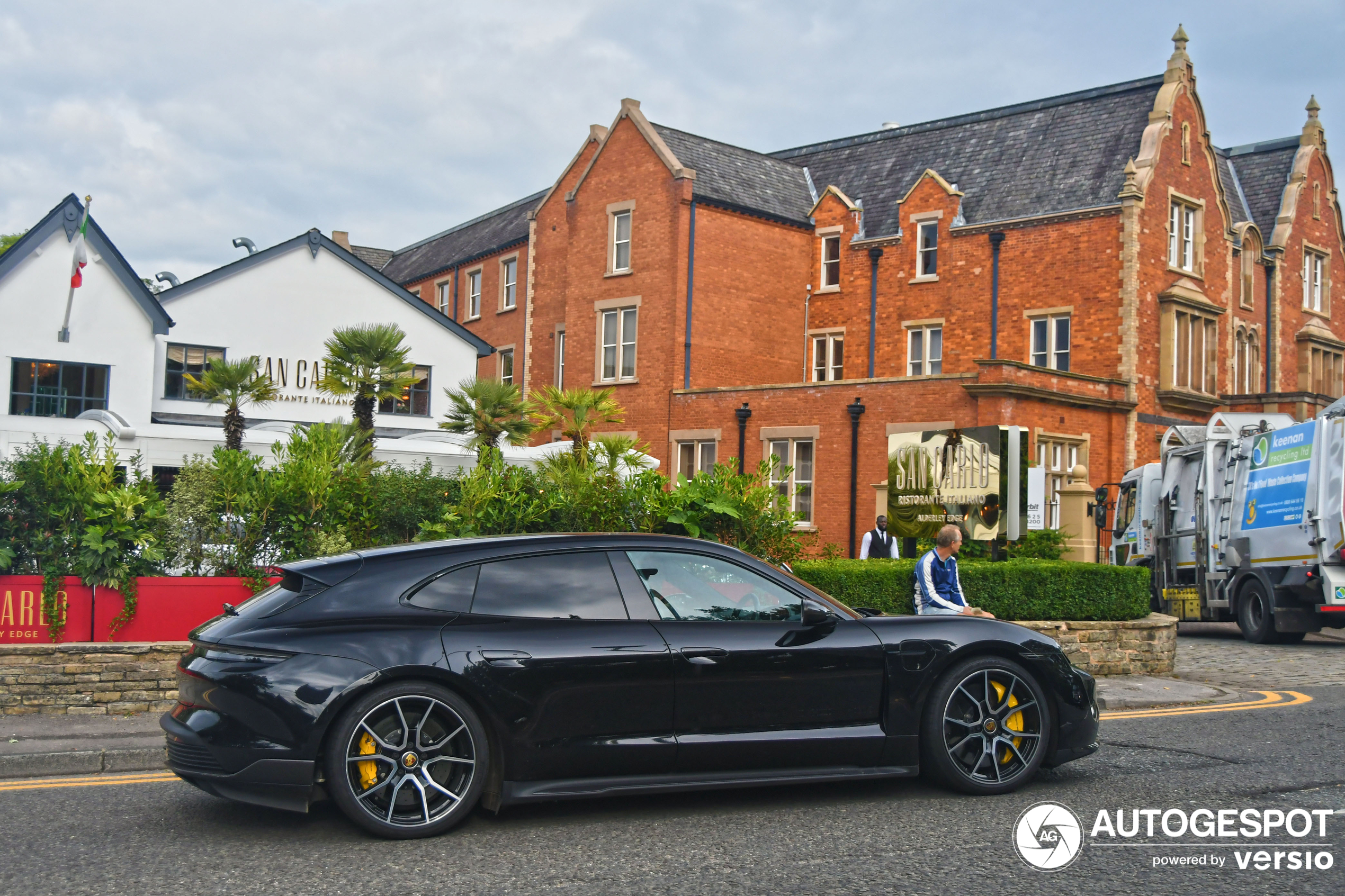 Porsche Taycan Turbo S Sport Turismo