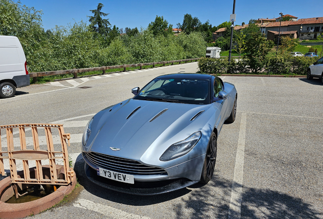 Aston Martin DB11