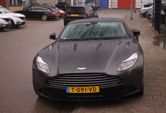 Aston Martin DB11