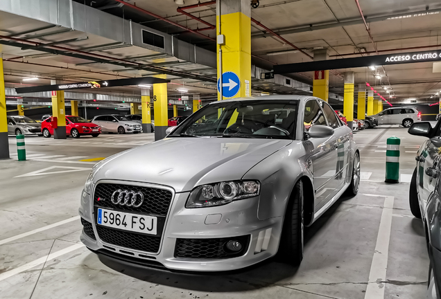 Audi RS4 Sedan