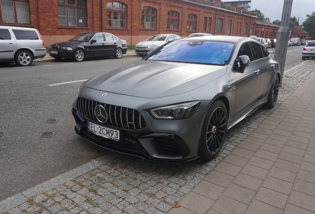 Mercedes-AMG GT 63 S X290