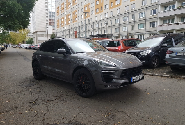 Porsche 95B Macan GTS