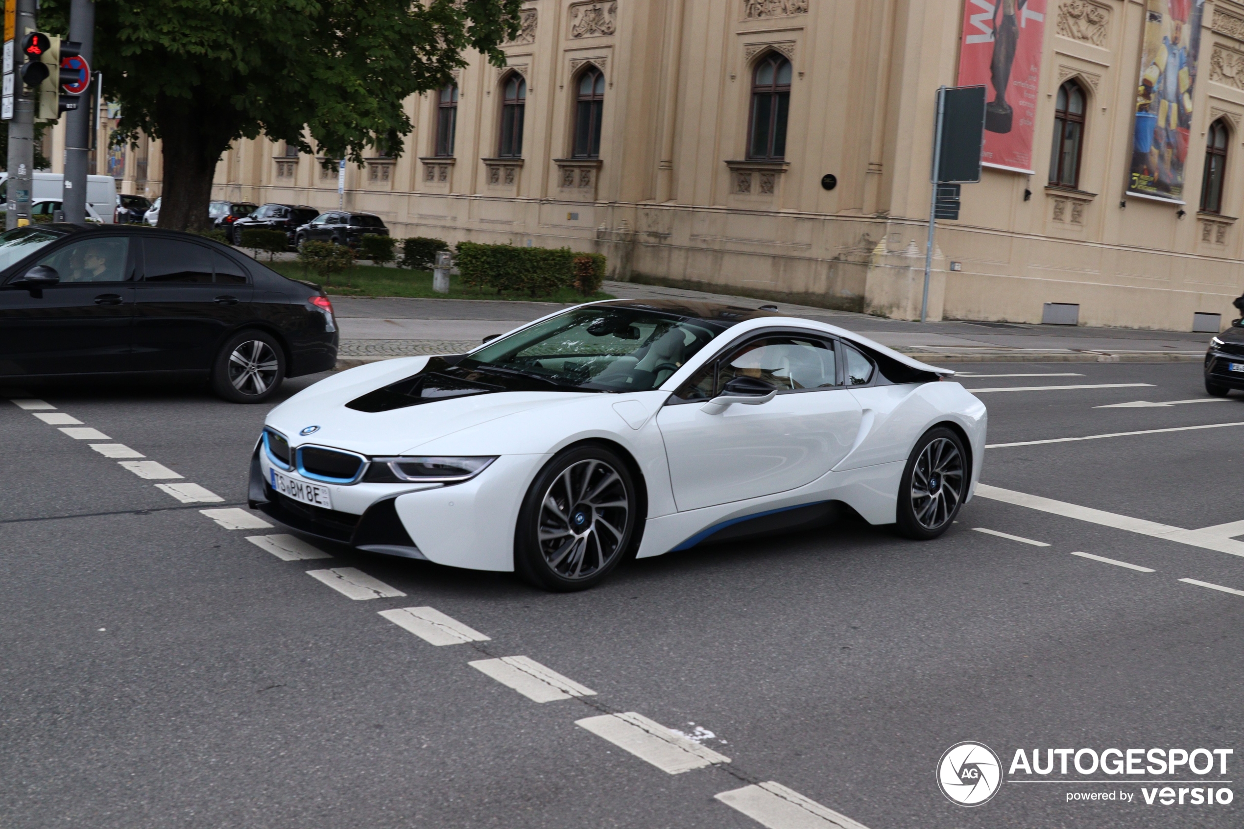 BMW i8