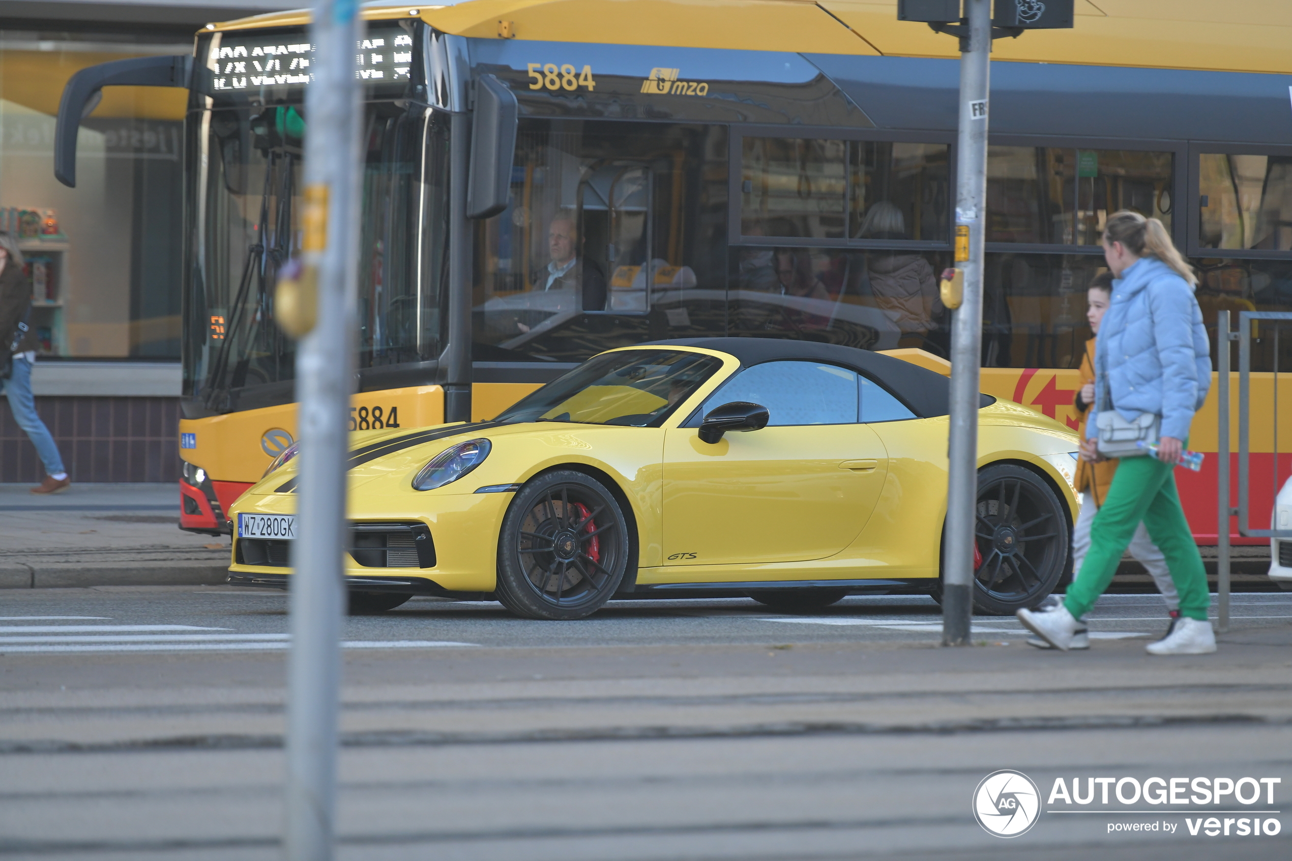 Porsche 992 Carrera 4 GTS Cabriolet