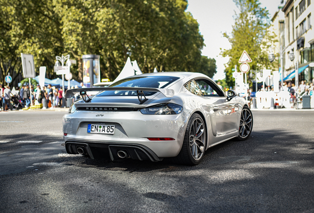 Porsche 718 Cayman GT4