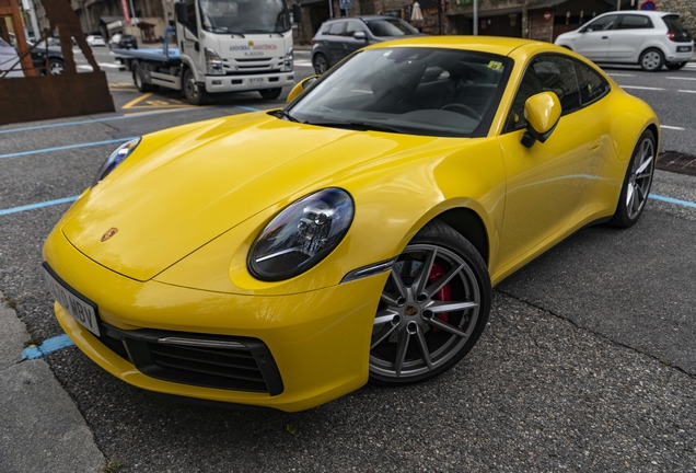 Porsche 992 Carrera 4S