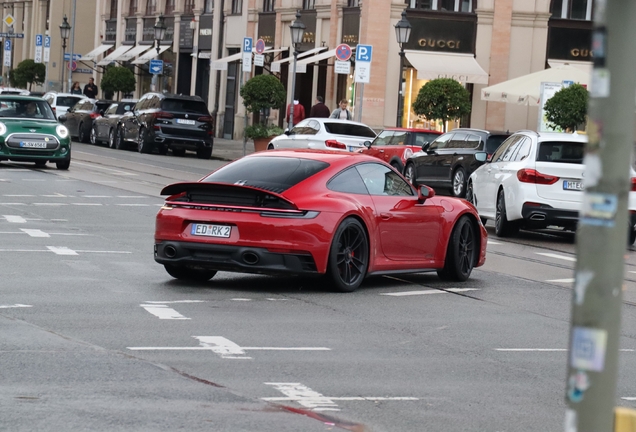 Porsche 992 Carrera GTS