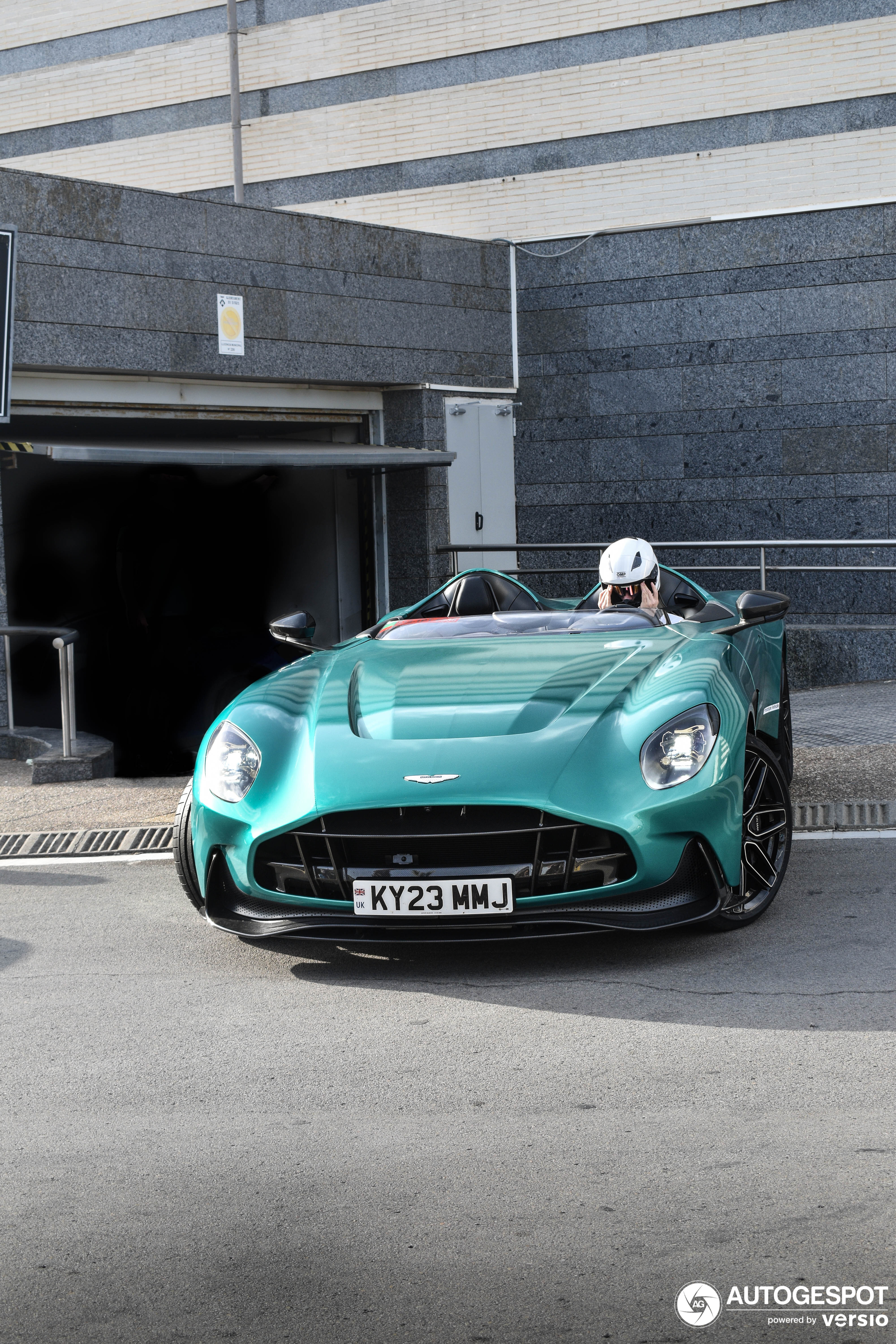 Neočekivano uzbuđenje: vožnja u ultra retkom Aston Martinu DBR22