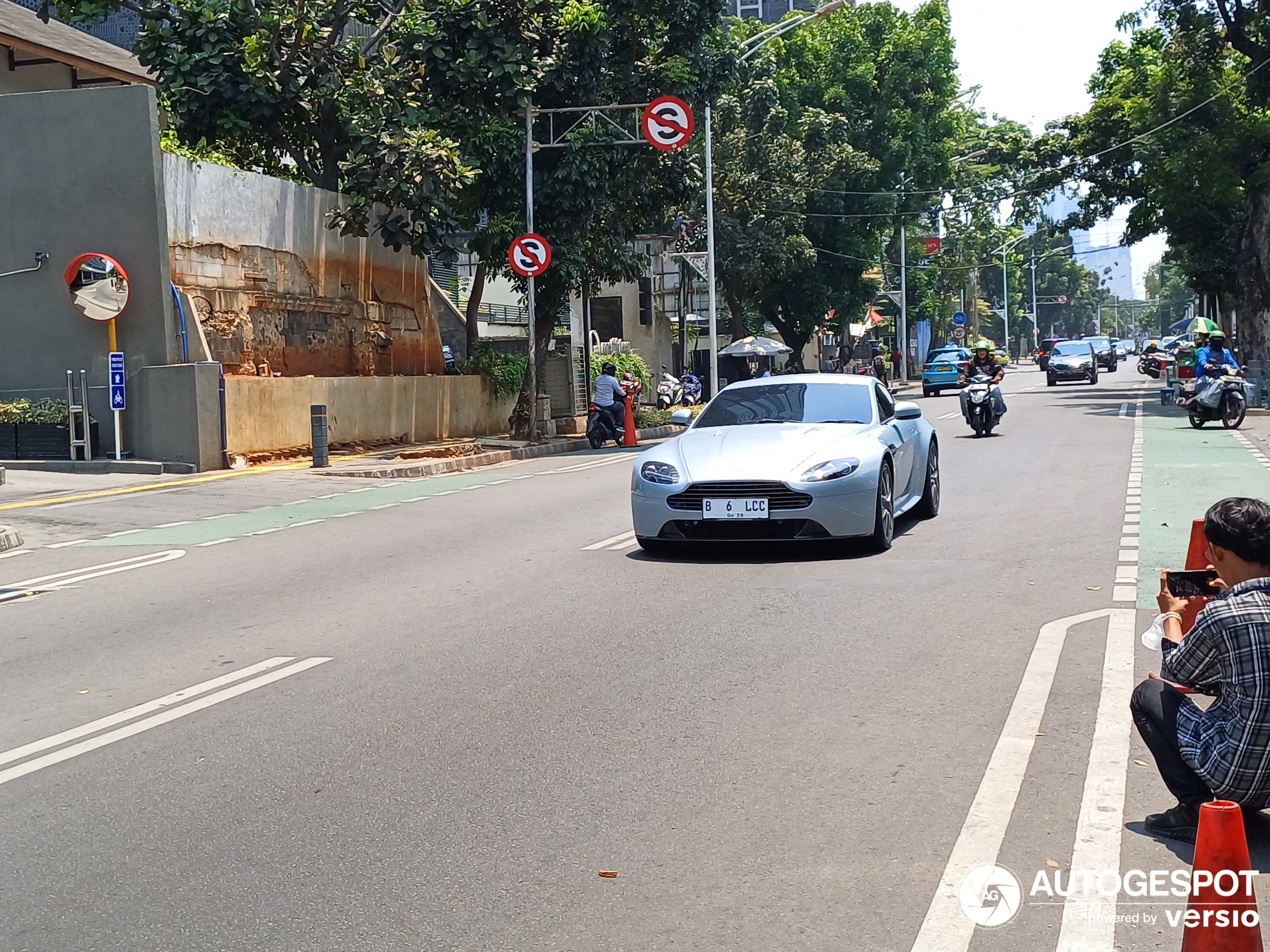 Aston Martin V8 Vantage