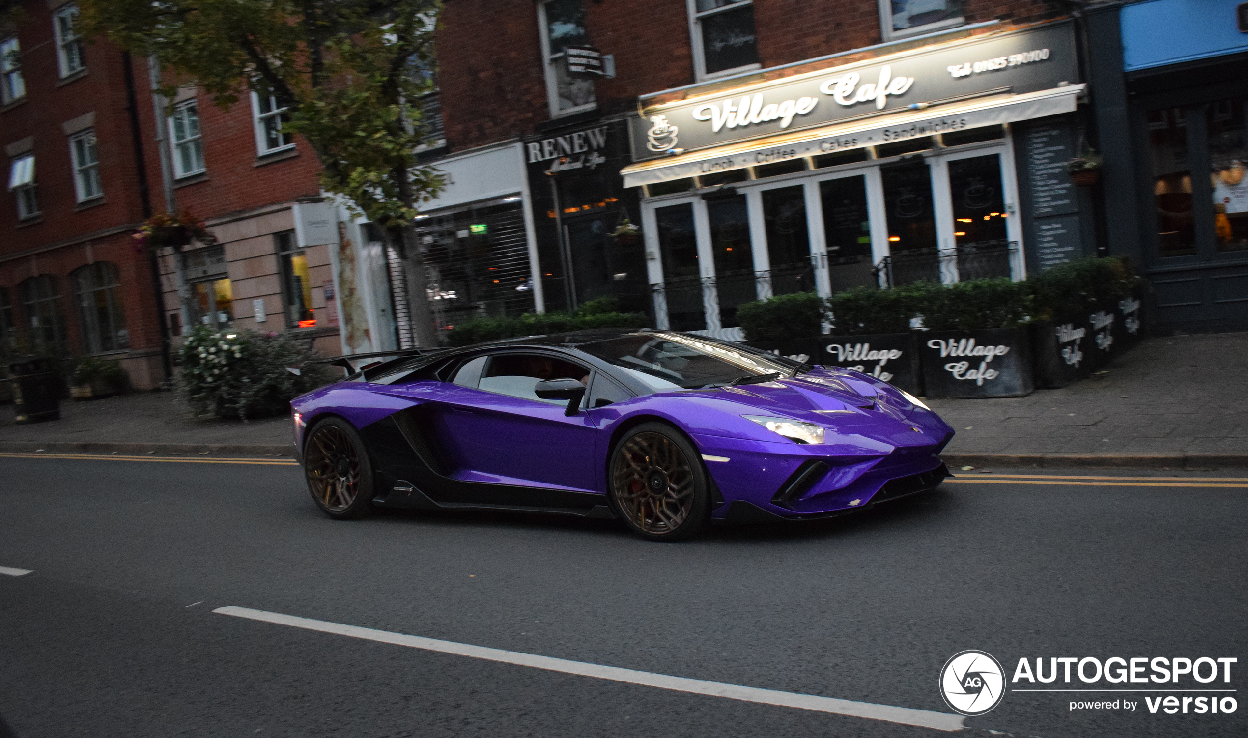 Ein weiterer Aventador S von Onyx Design zeigt sich in den Straßen Londons