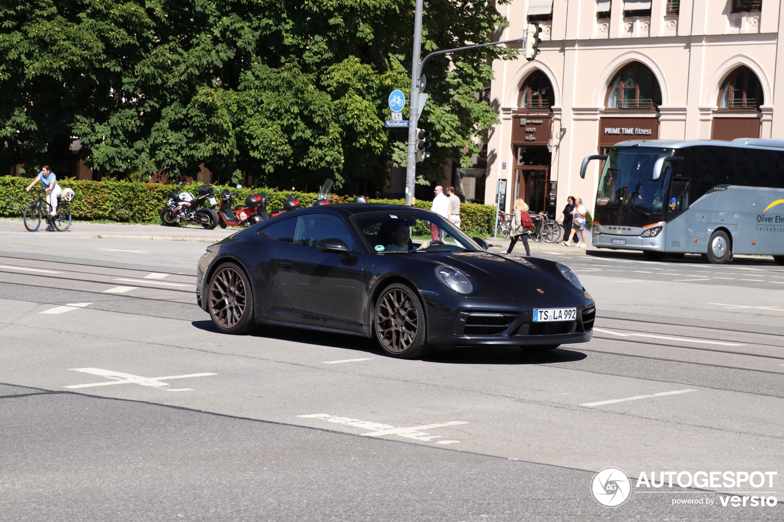 Porsche 992 Carrera 4S