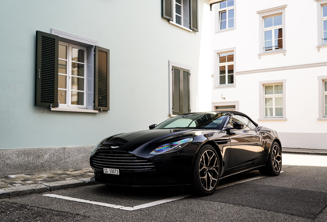 Aston Martin DB11 V8 Volante