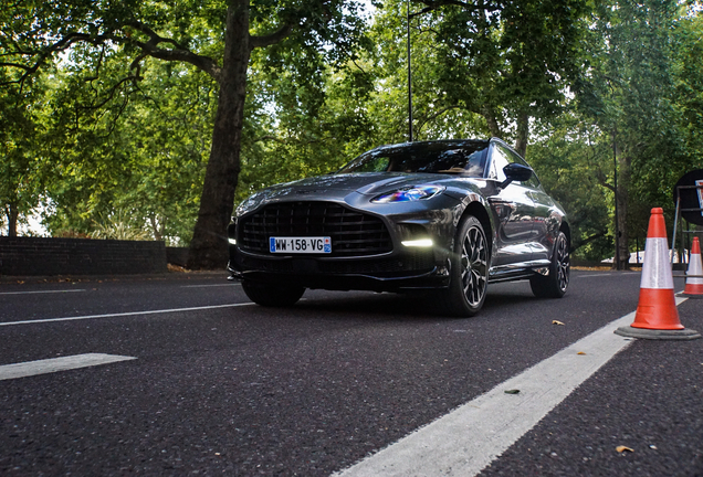 Aston Martin DBX707