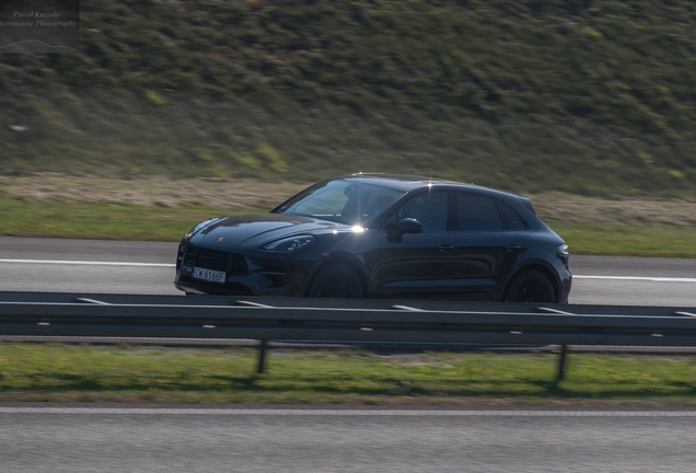 Porsche 95B Macan GTS MkII