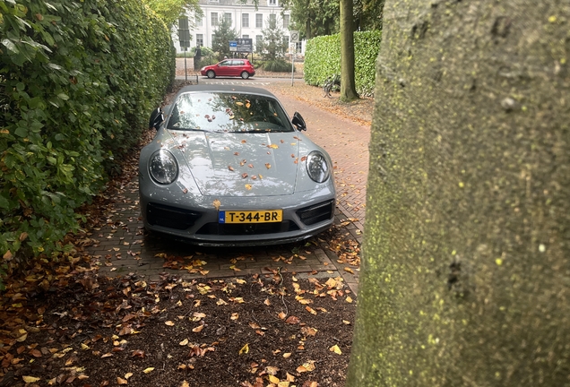 Porsche 992 Carrera 4 GTS Cabriolet