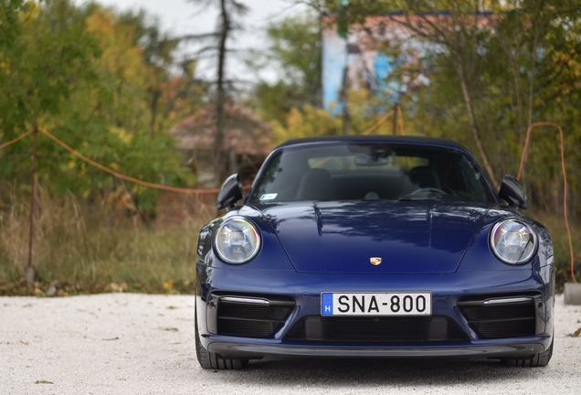 Porsche 992 Carrera 4S Cabriolet