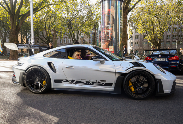 Porsche 992 GT3 RS Weissach Package