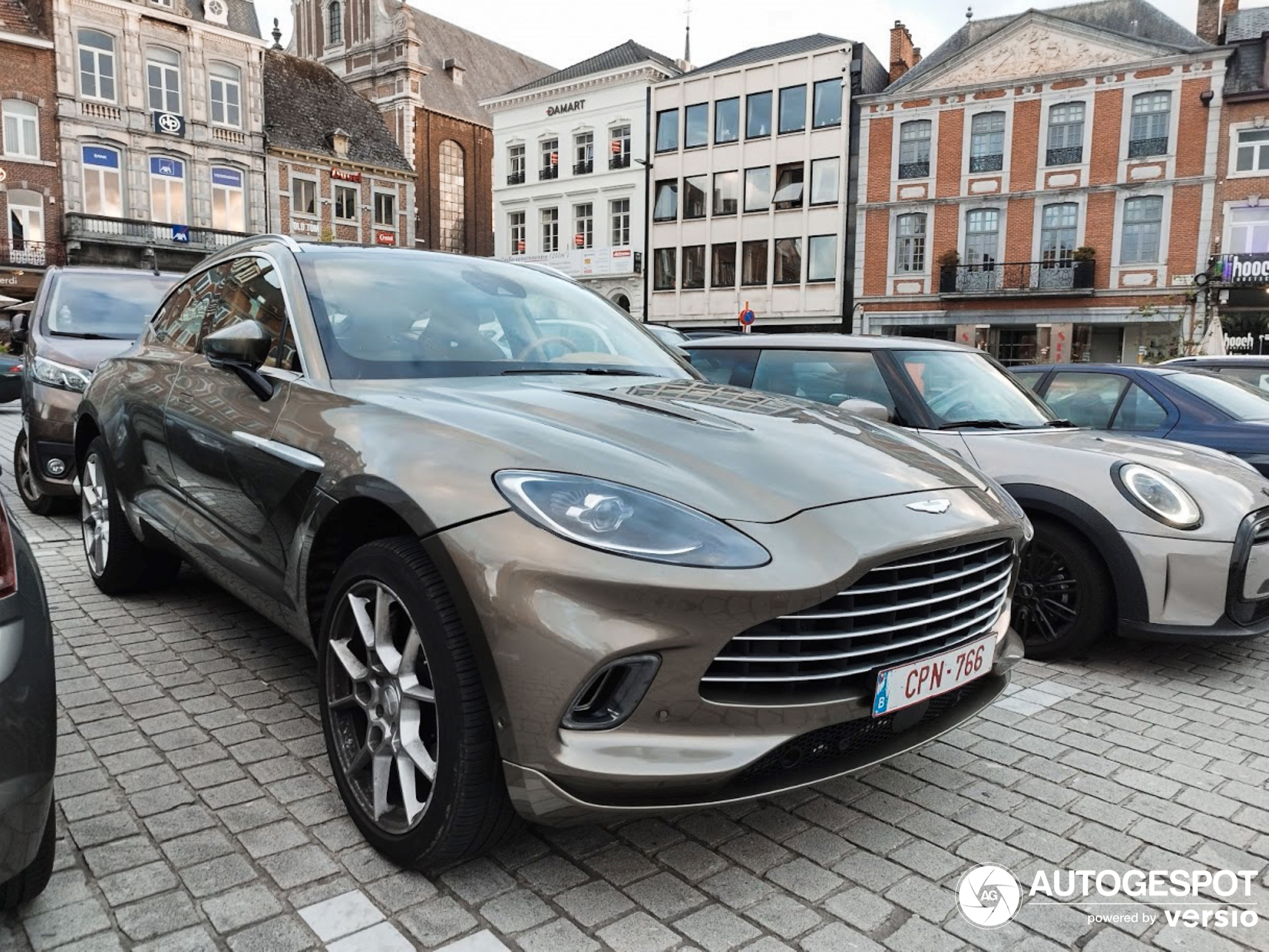 Aston Martin DBX