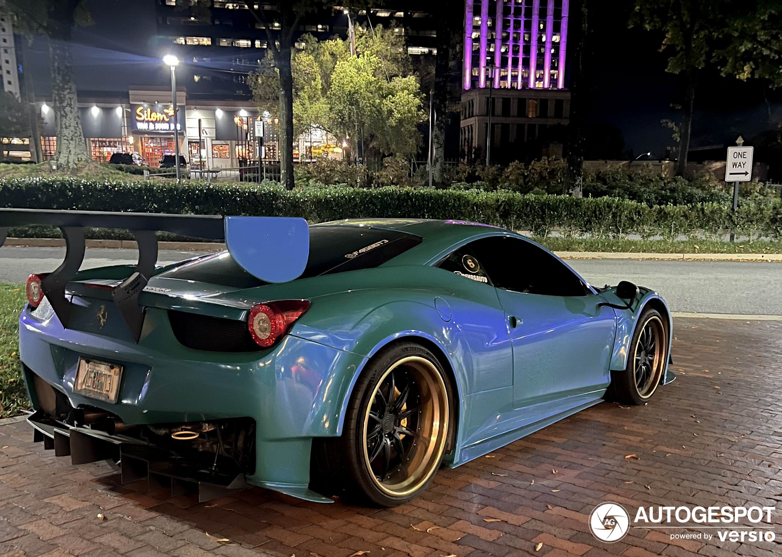 Ferrari 458 Italia Liberty Walk pojavljuje se u Atlanti