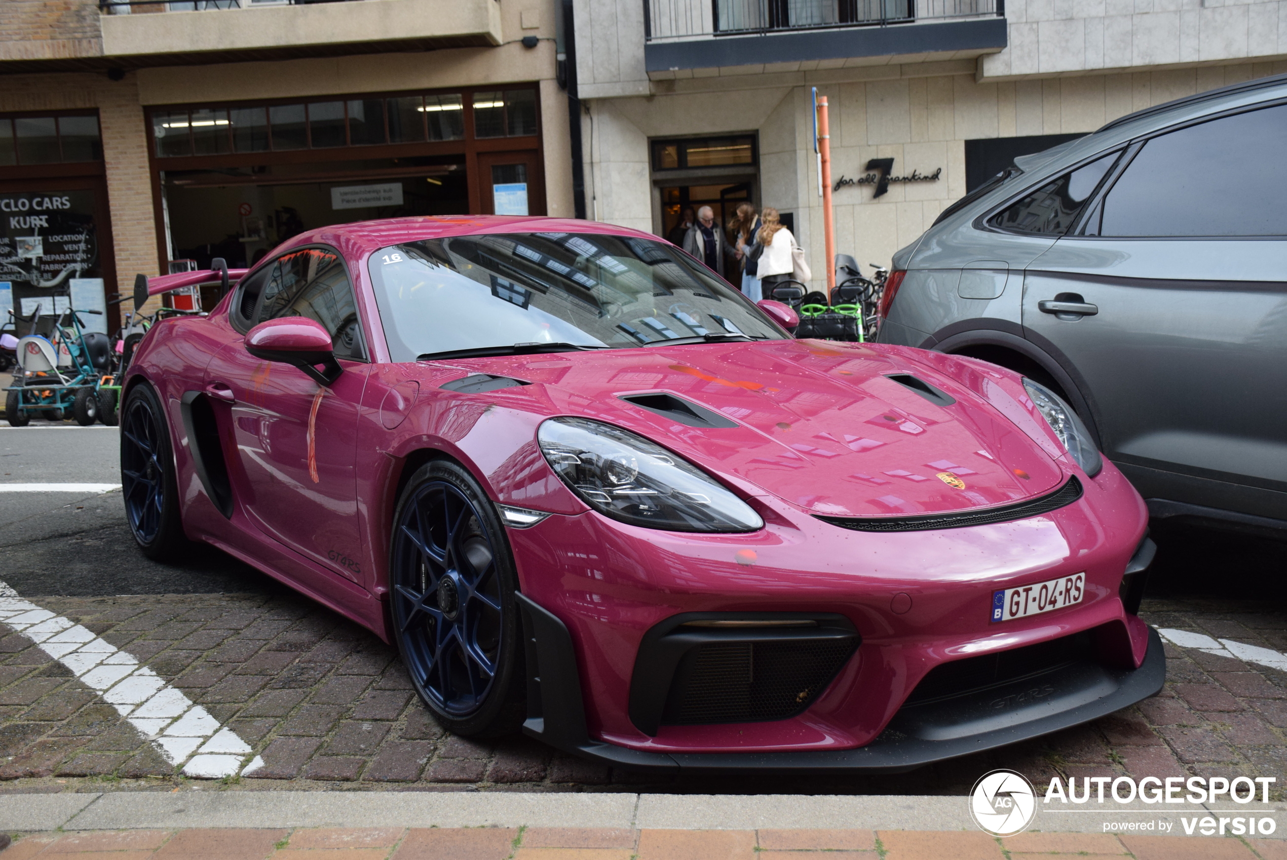 Vroeger was alles beter: Ruby Star op Porsche Cayman GT4 RS