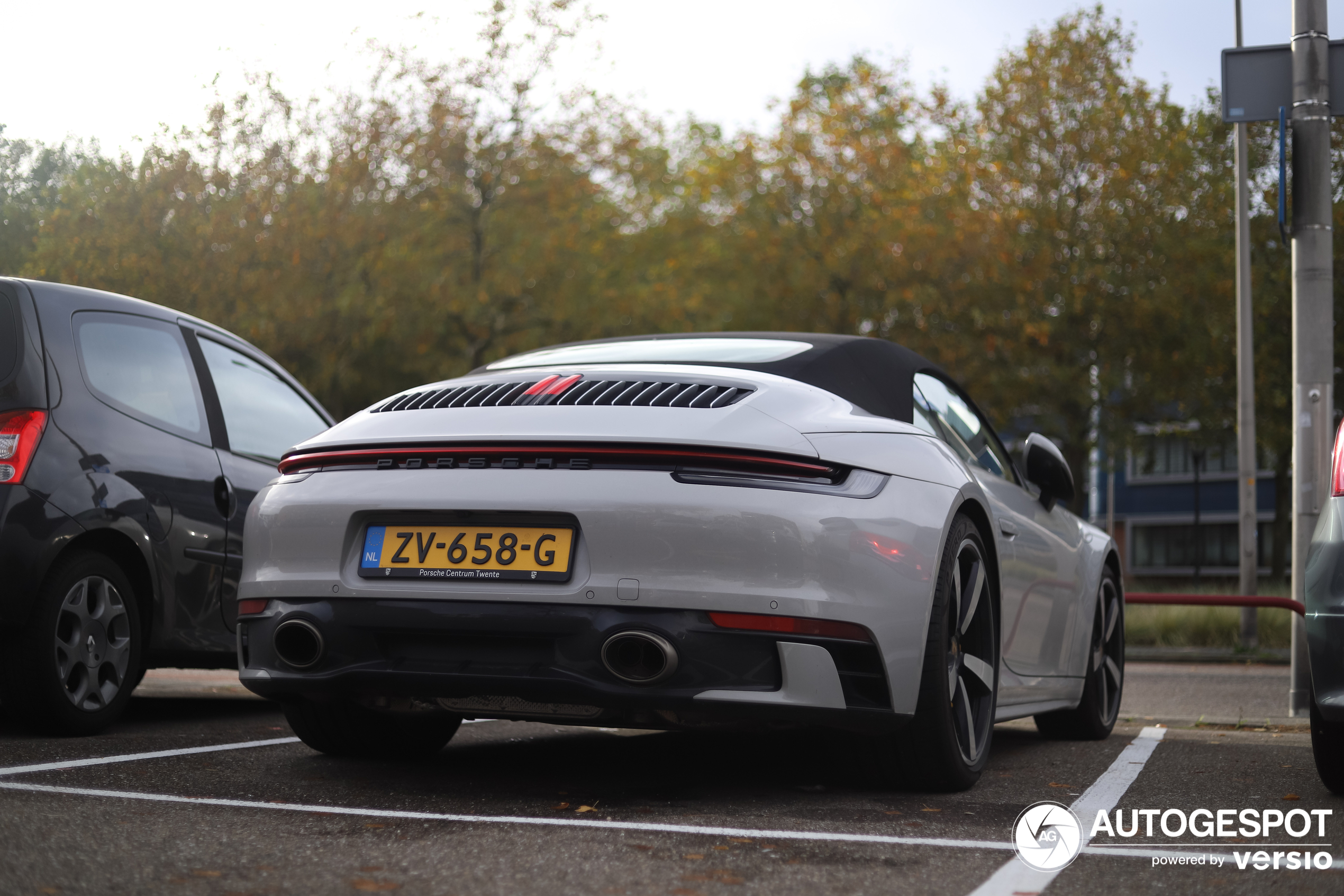 Porsche 992 Carrera 4S Cabriolet