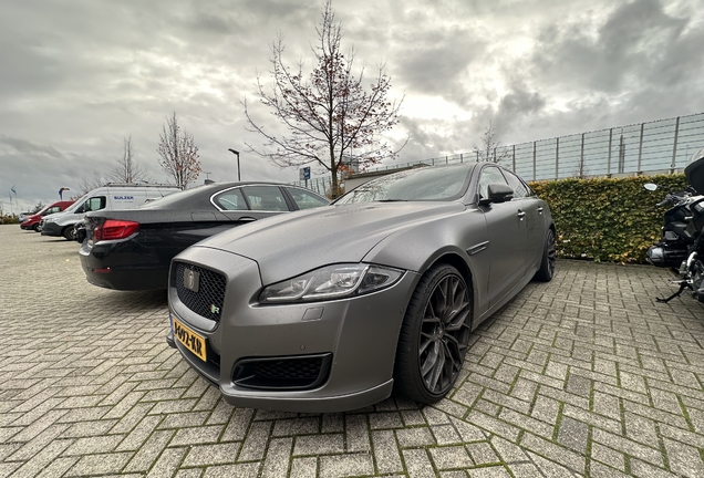 Jaguar XJR575