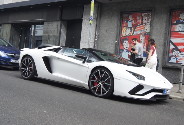 Lamborghini Aventador S LP740-4 Roadster