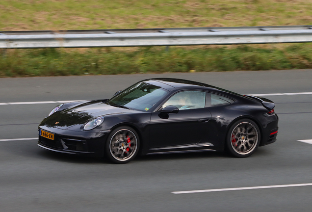 Porsche 992 Carrera 4S