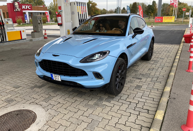 Aston Martin DBX