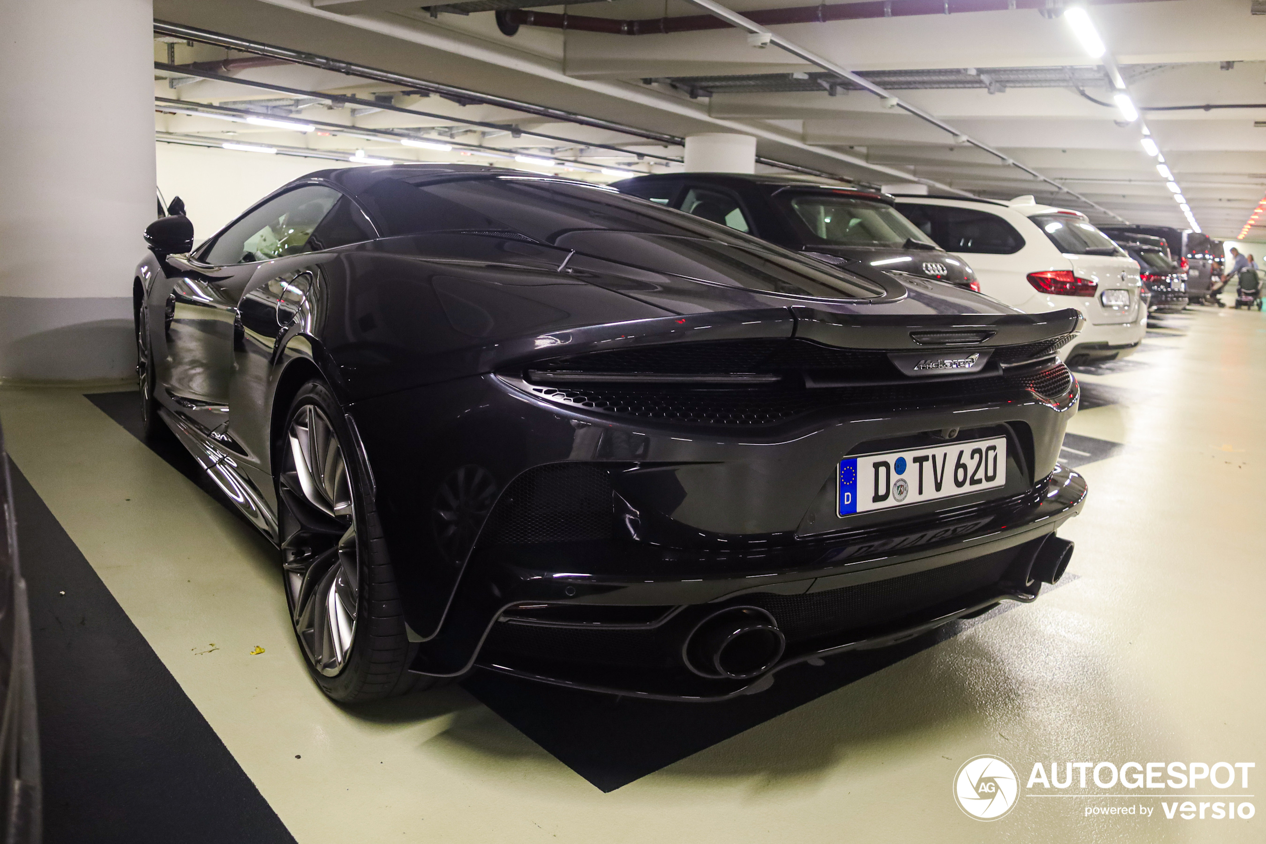 McLaren GT