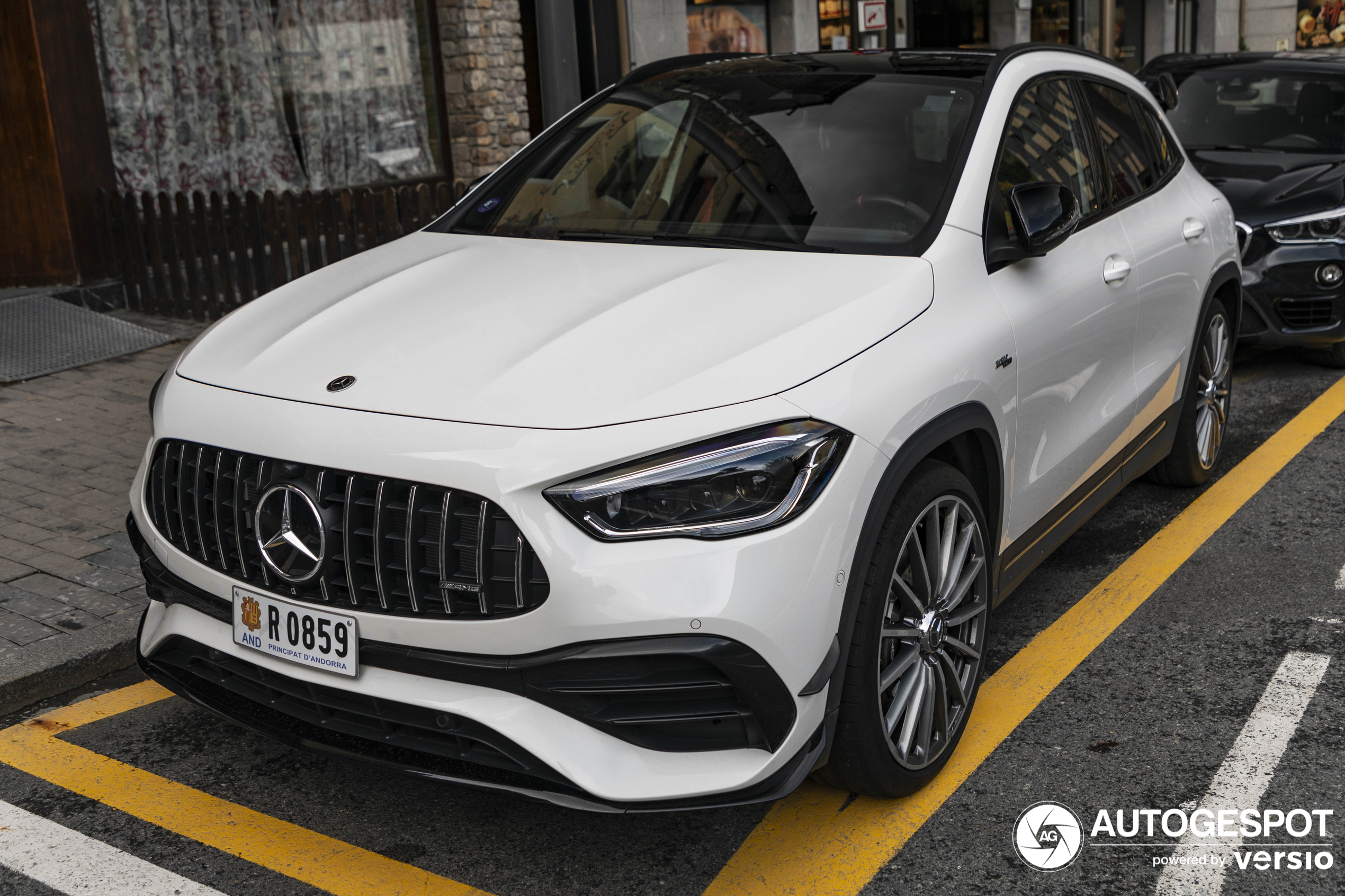 Mercedes-AMG GLA 45 4MATIC+ H247