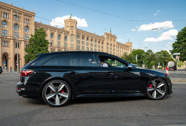 Audi RS4 Avant B9