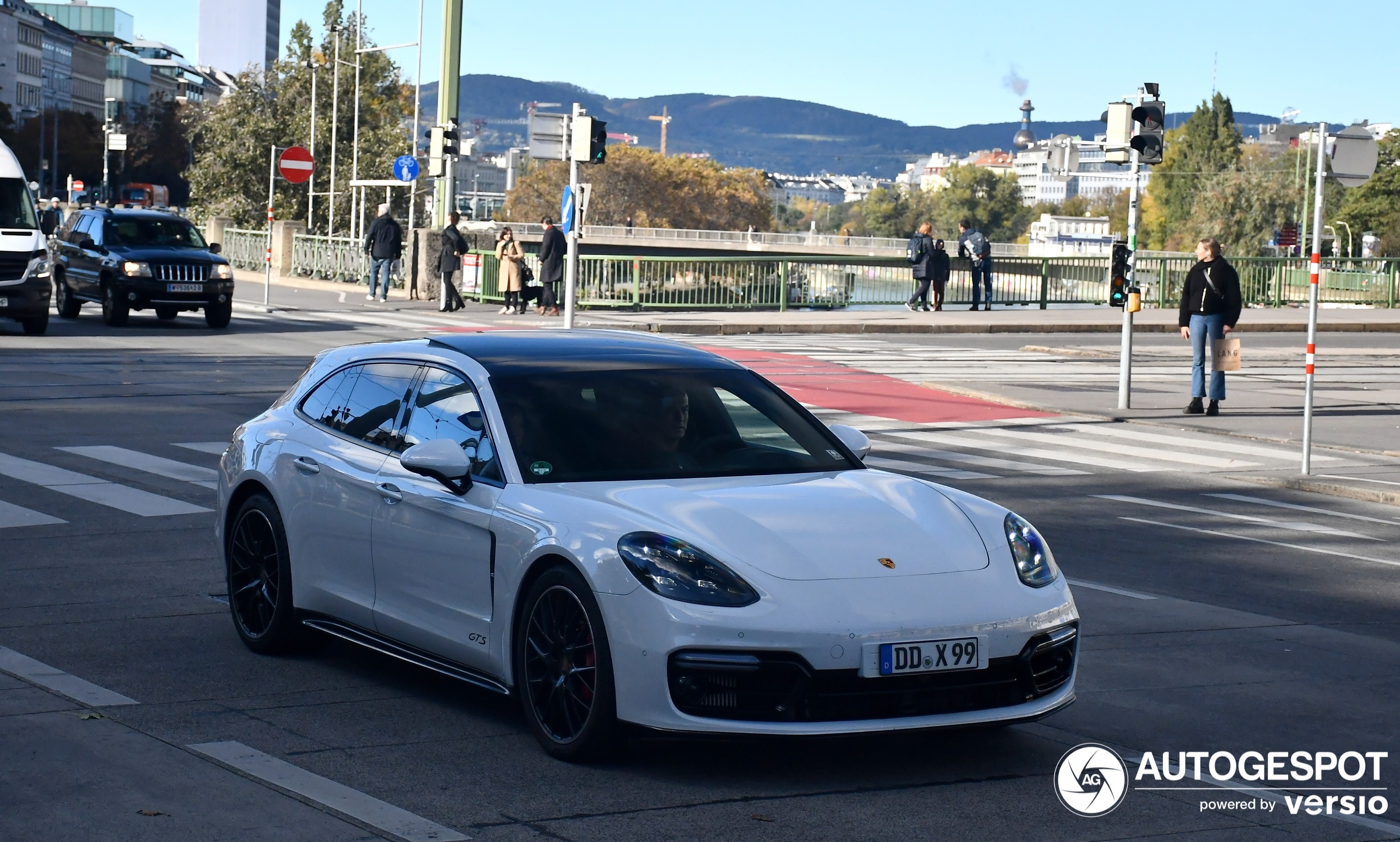 Porsche 971 Panamera GTS Sport Turismo